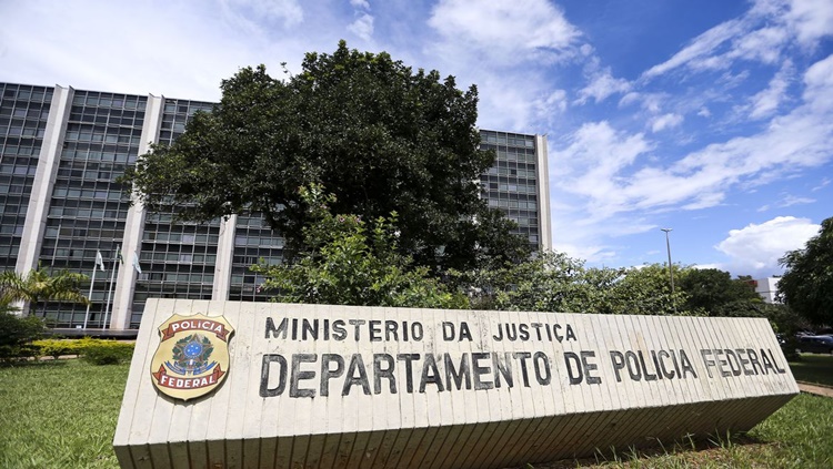 GOLPES: PF desarticula organização que fraudava saque de auxílio emergencial