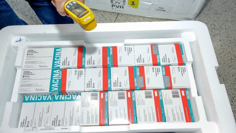 IMUNIZANTES: Rondônia recebe remessa com 26.250 doses da vacina contra covid-19