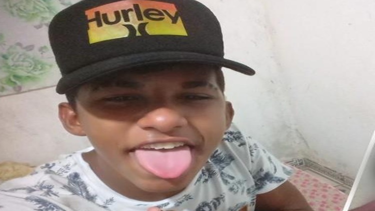 VIOLÊNCIA: Adolescente é assassinado a tiros e encontrado no quintal de casa