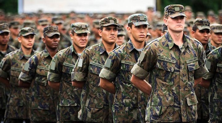 OPORTUNIDADE: Exército abre oito editais de seleção com renda de até R$ 9 mil