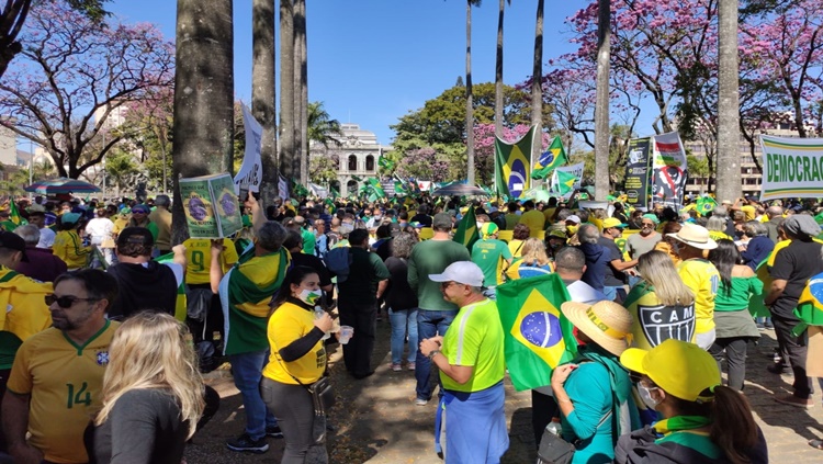 ATO DE 7 SETEMBRO: Empresários fazem vaquinha e manifestantes vão poder viajar de graça para Brasília