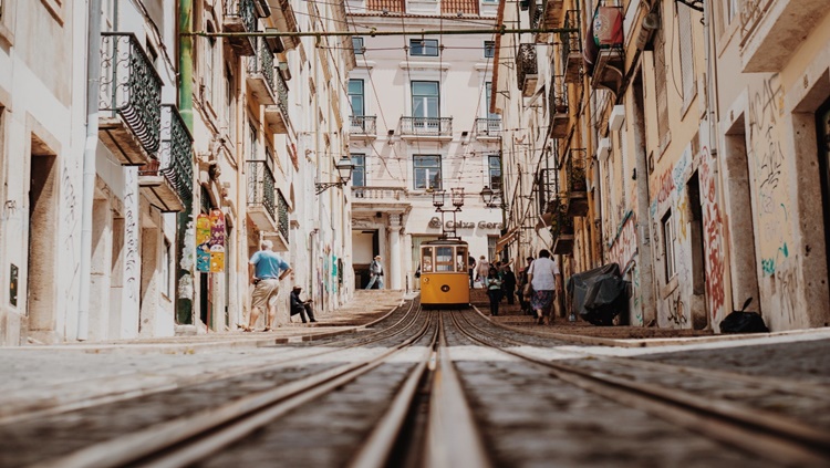 COVID-19: Portugal afrouxa regras para turistas brasileiros com avanço da vacinação