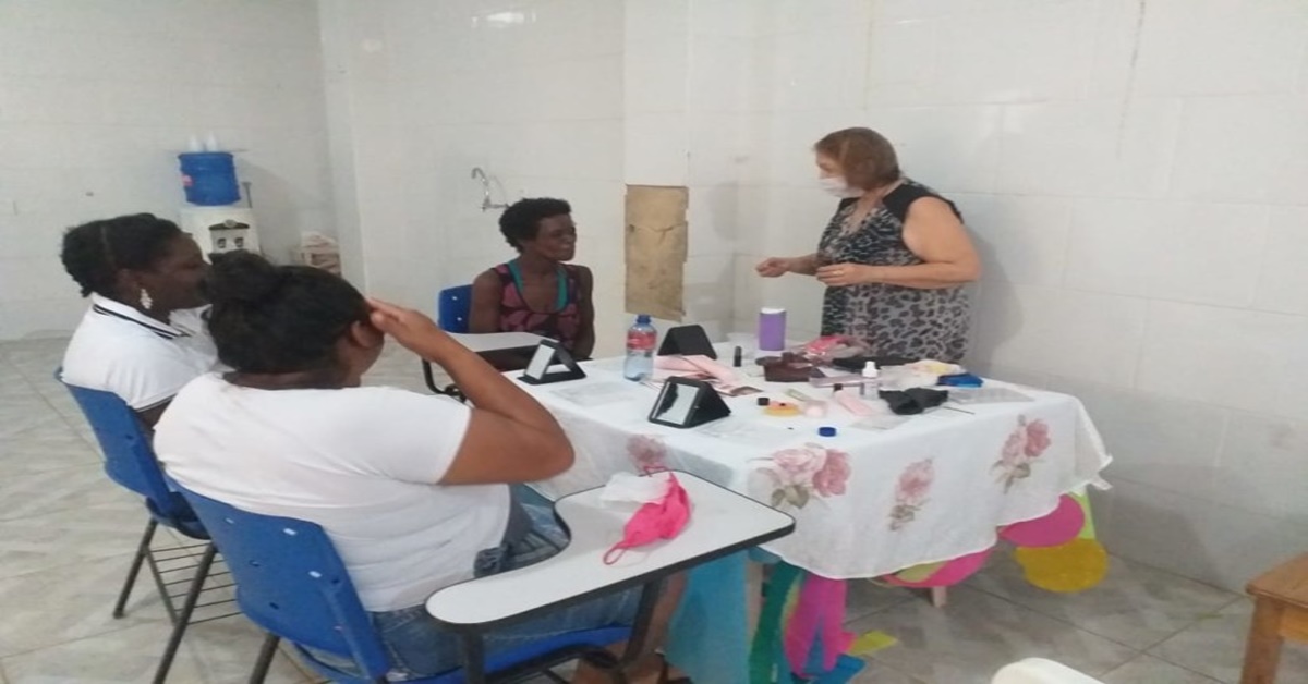 OUTUBRO ROSA: Mulheres em situação de rua recebem atendimentos na capital