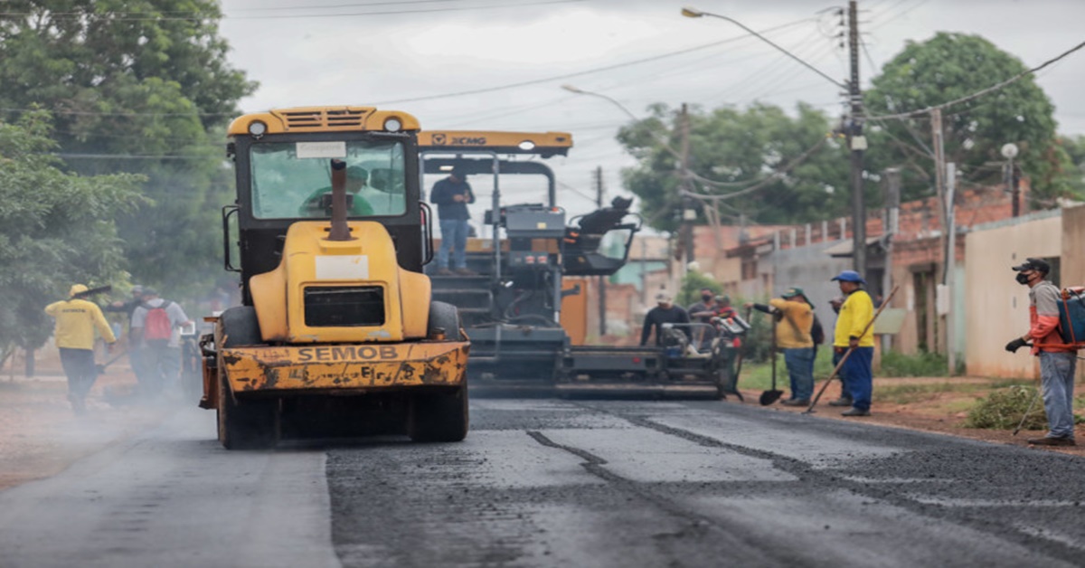 INFRAESTRUTURA: Comitiva acompanha obras de pavimentação no bairro São Francisco