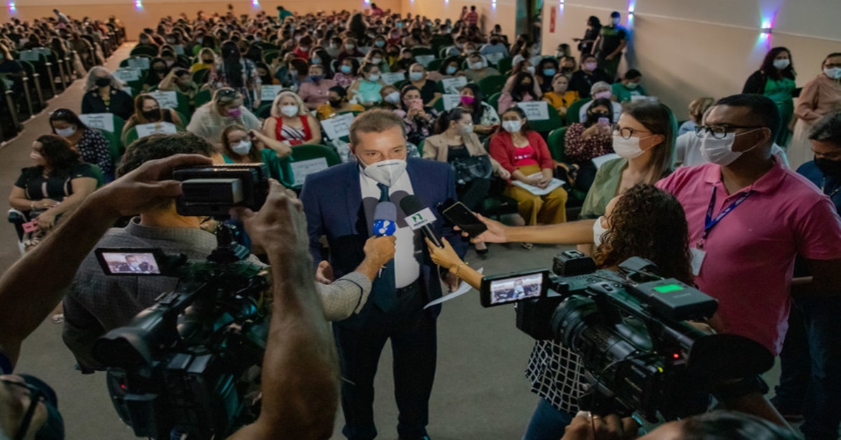 RECONHECIMENTO: Hildon Chaves anuncia bonificação de fim de ano aos professores