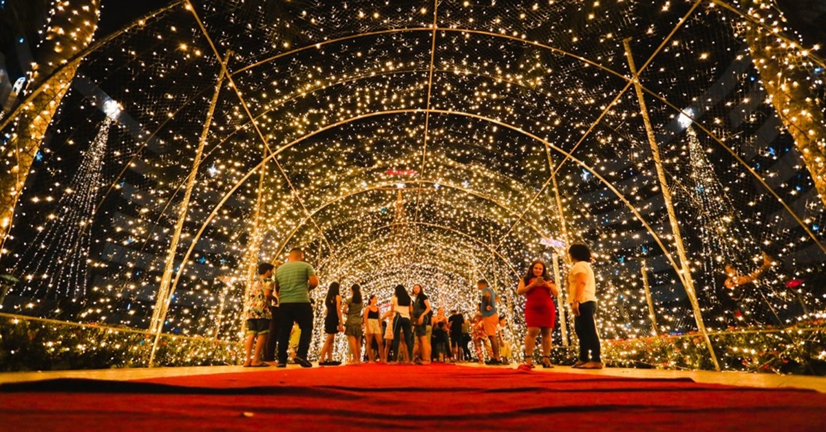 MAGIA NATALINA: Luzes de Natal são acesas no Palácio Rio Madeira em Porto Velho