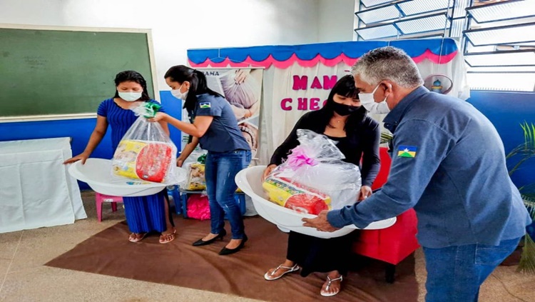 ASSISTÊNCIA SOCIAL: Kits do programa 'Mamãe Cheguei' são entregues à gestantes da Região do Café