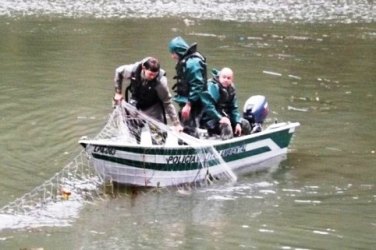 FLAGRANTE - Quase 15 pessoas são detidas pescando próximo a barragem