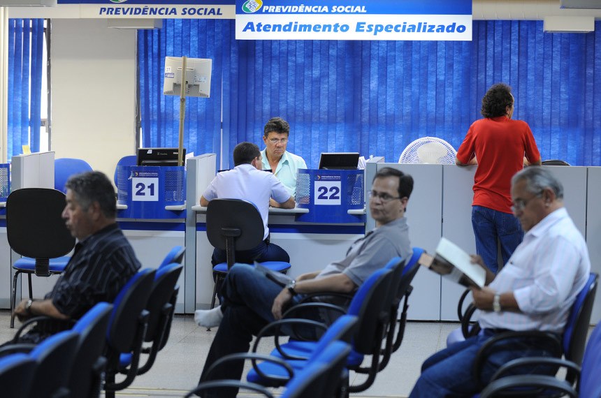 SERVIÇO PÚBLICO: Reforma administrativa reduzirá até 80% das categorias de servidores