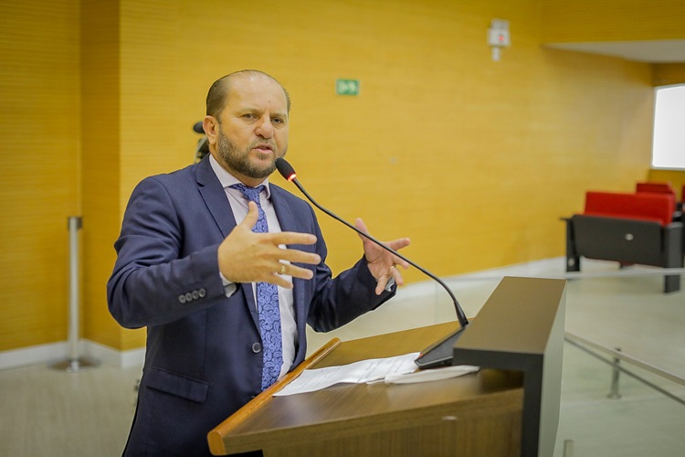 CACOAL: Deputado Cirone destaca início do 'Tchau Poeira' no município