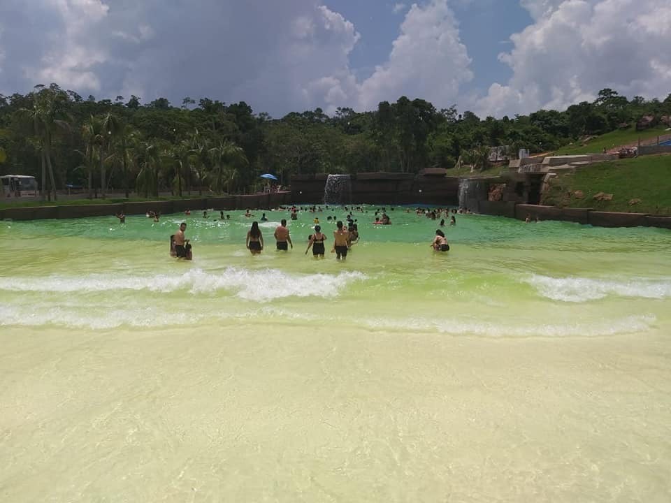 FÉRIAS: Venha desfrutar da nova piscina de ondas no Vale das Cachoeiras