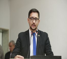 Anderson pede informações sobre agentes penitenciários e convocação de concursados