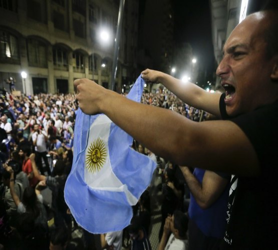 Congresso da Argentina aprova reforma da previdência em meio a protestos e greve