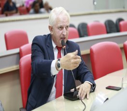 Airton Gurgacz indica melhorias em escola estadual do distrito de Triunfo