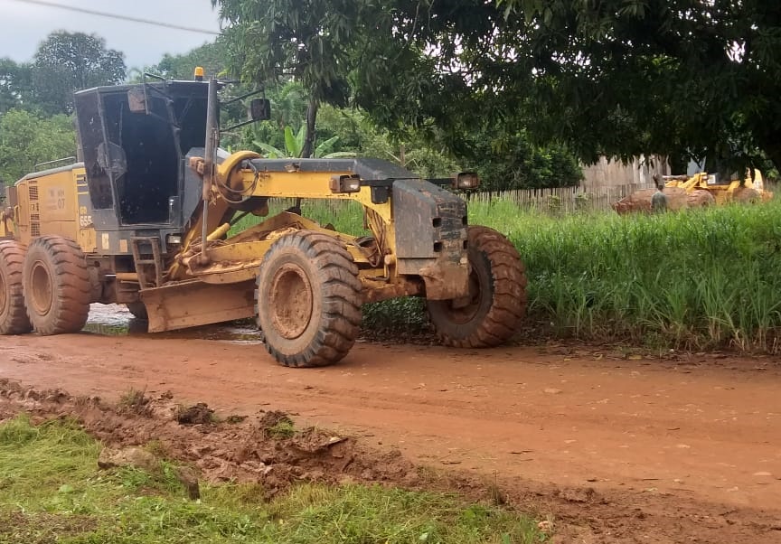 RUA DA ZONA LESTE: Prefeitura atende pedido de Marcio Pacele e realiza limpeza e cascalhamento