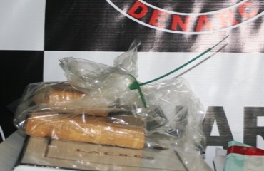 Agentes do DENARC prendem trio com meio quilo de maconha - Confira Fotos