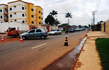 MANIFESTAÇÃO II - Av. Pinheiro Machado continua bloqueada e comunidade solicita presença de secretário de obras