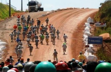 EXCLUSIVO – Justiça determina paralisação de bombas de concretagem na usina de Santo Antônio