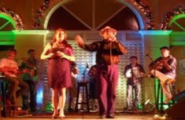 Duo Pirarublue canta Noel Rosa esta noite no baile municipal 