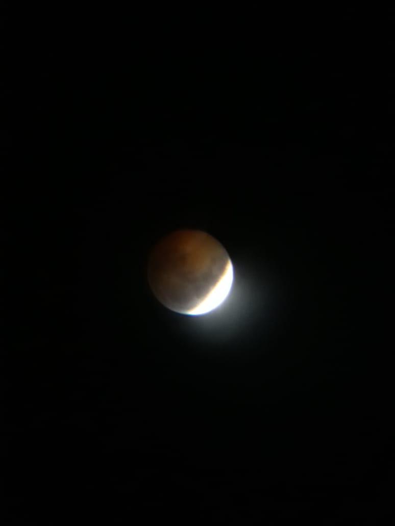 FENÔMENO: Veja a série de imagens do eclipse da Lua feitas em Rondônia