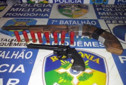 Polícia apreende menor com arma de fogo e munições