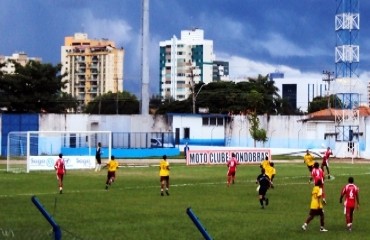 ESTADUAL 2010 - De virada Moto vence clássico contra o Genus e encosta no G-4