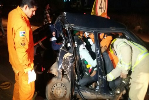 Condutor embriagado causa grave acidente e deixa duas pessoas hospitalizadas - VÍDEO