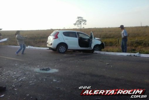 Acidente entre carros em rodovia deixa vítima fatal