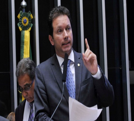 Deputado defende o fim da Justiça do Trabalho no Brasil