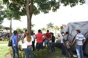 Trabalhadores em educação de Porto Velho acampam em frente à prefeitura