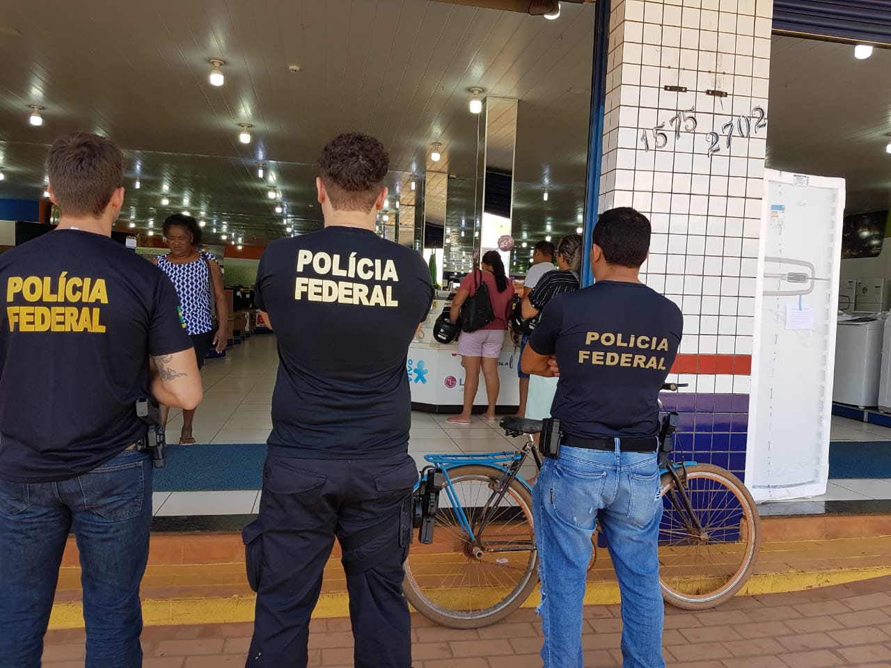 SEGURANÇA LEGAL: Polícia Federal realiza operação para fiscalizar comércio