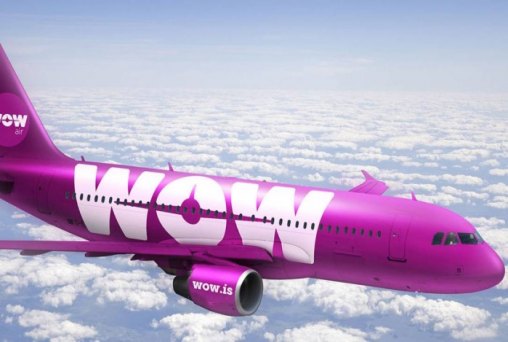 HOMENAGEM LGBT - Empresa aérea terá avião rosa batizado de 'GAY'
