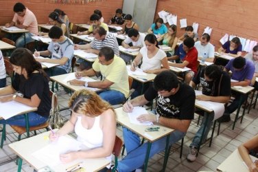 OPORTUNIDADE - Concursos públicos têm 35,9 mil vagas com salário de até R$ 26,5 mil