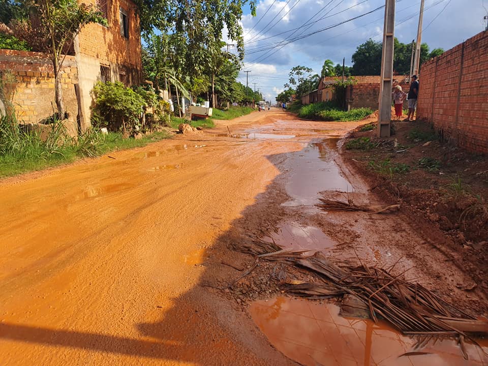 ZONA LESTE: Avenida Calama e rua Daniela estão abandonadas na zona Leste