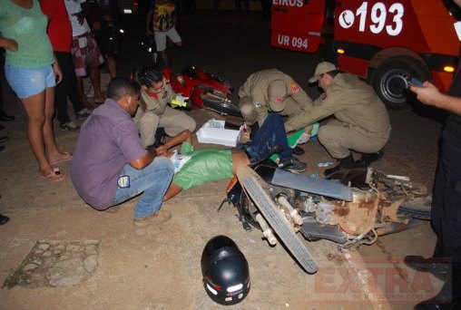 Choque entre motos deixa dois feridos