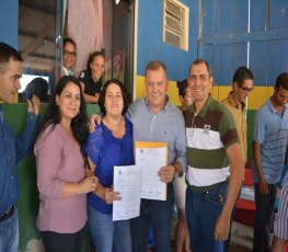 Lúcio Mosquini participa de entrega de títulos fundiários em RO