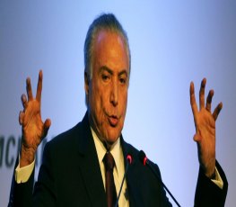 Após gafes, Temer sanciona leis que valorizam mulheres