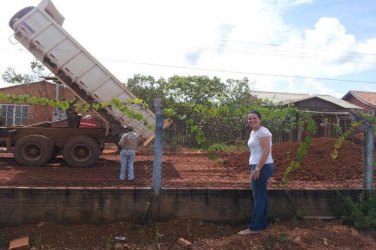 Ana Maria Negreiros acompanha serviço no bairro Fortaleza