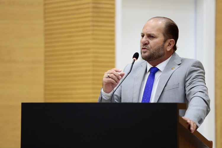 CIRONE DEIRÓ: Deputado destaca que Governo deve oferecer apoio a pessoas com necessidade especiais 