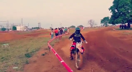 TRISTEZA: Jovem piloto de motocross é encontrado morto pelo pai em Rondônia