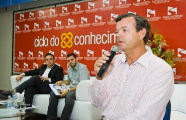 Ciclo do Conhecimento promove palestra de sucesso com Lars Grael