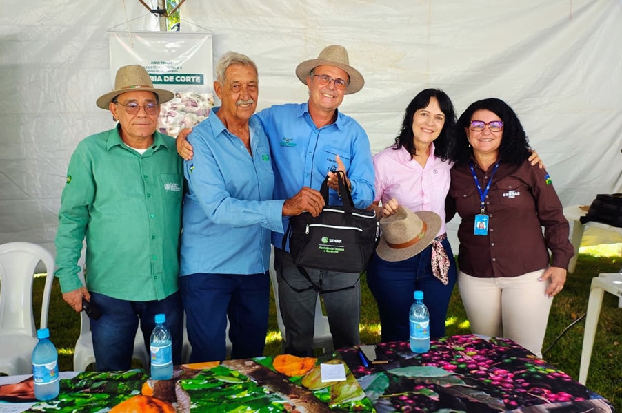 TÉCNICAS: Sistema FAPERON/SENAR realiza Dia de Campo sobre bovinocultura de corte 