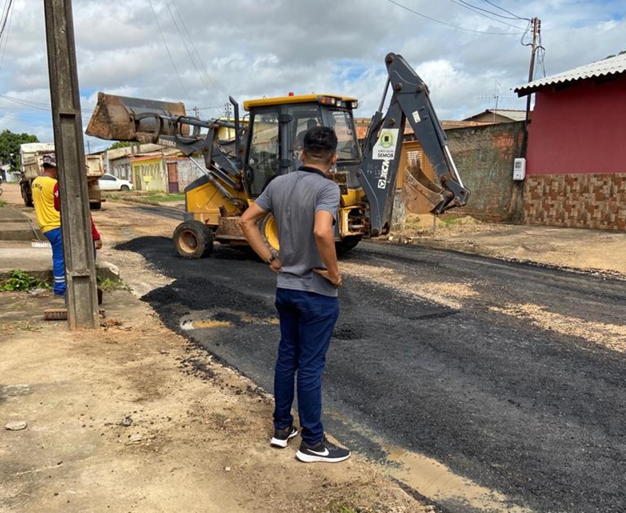 VEREADOR: Serviço de tapa buraco é realizado na zona Sul a pedido de Edimilson Dourado