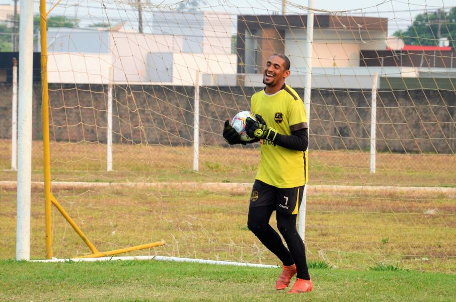 CAMPEONATO: Goleiro do Vilhenense fala sobre a expectativa para a Série D do Brasileirão