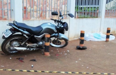 Mulher morre em  acidente de moto na zona sul