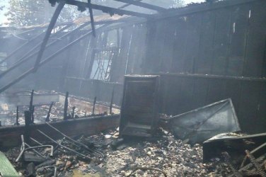 Incêndio destrói casa de professora