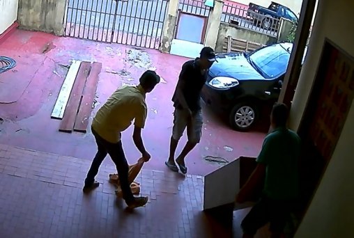 Polícia Civil procura bando que furtou cofre em residência - VÍDEO