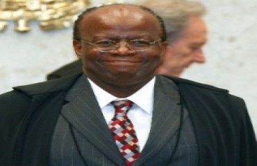 MENSALÃO - Joaquim Barbosa rejeita pedido de prisão imediata dos condenados do mensalão