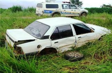 Imprudẽncia causa acidente na estrada em Guajará-Mirim - Fotos