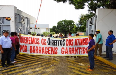 USINAS - Atingidos por barragens ocupam sede da Eletronorte em Porto Velho – Fotos e Vídeo